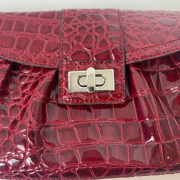 Red Clutch Reptile Pattern with Wrist Strap - Picture 2 of 6